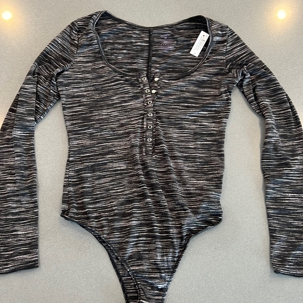 Adore Me black heather scoop neck body suit. Women’s M